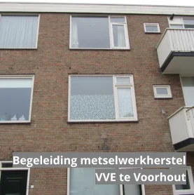 Appartementsgebouw van een VvE in Voorhout – begeleiding bij metselwerkherstel en gevelrenovatie